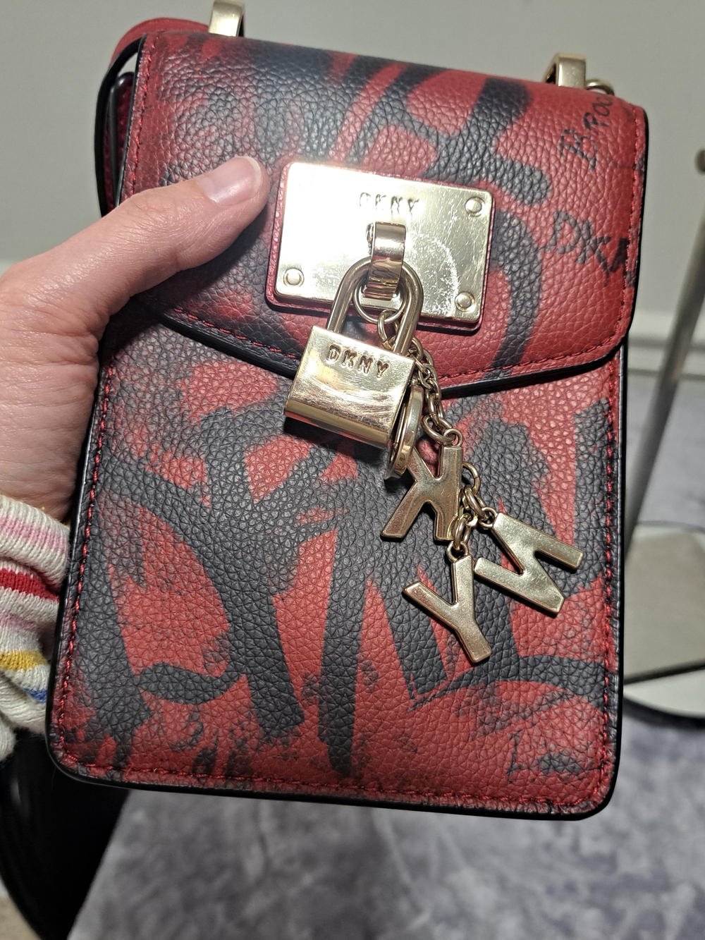 DKNY Elissa North South Mini Crossbody Bsg EUC - Picture 7 of 15